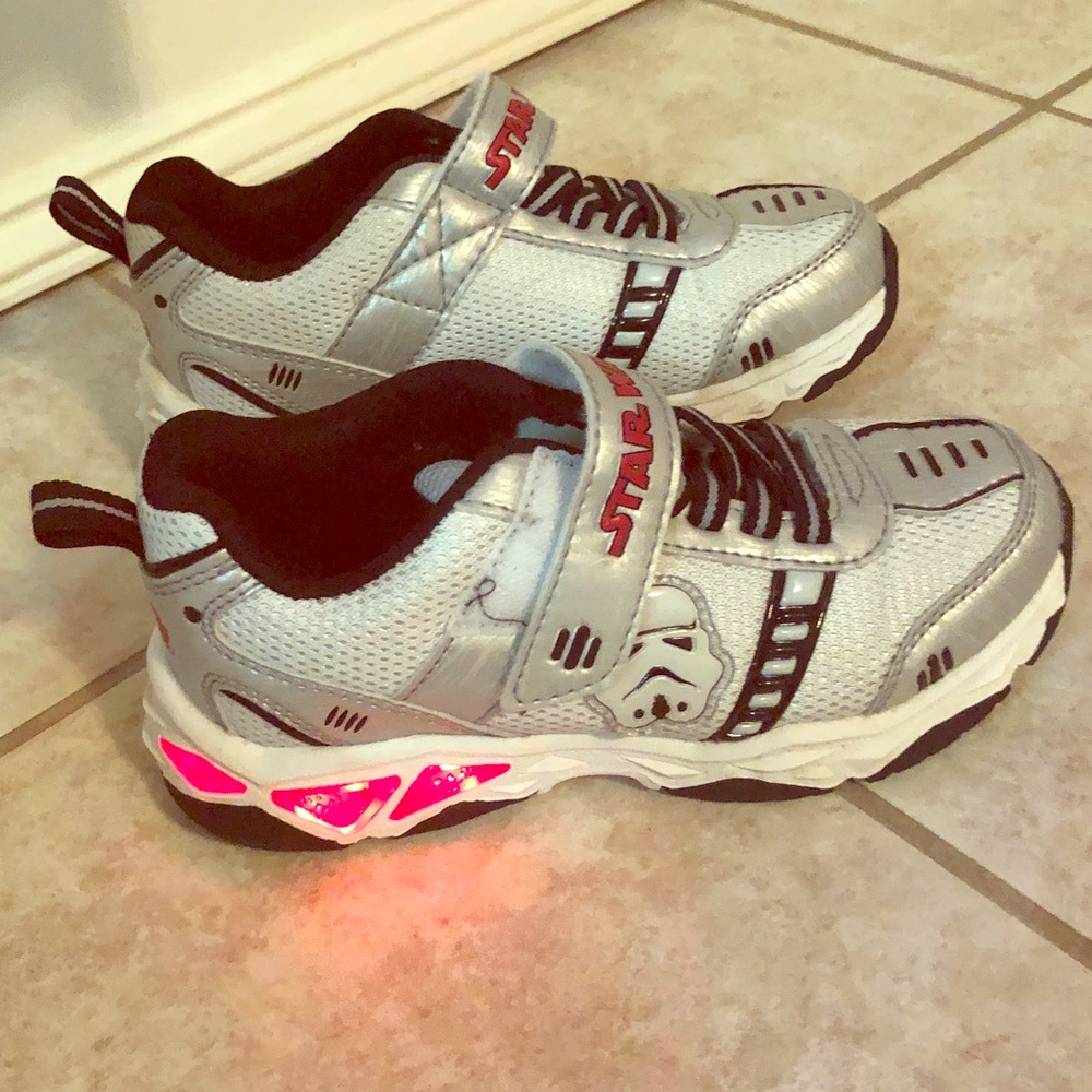 Star Wars light up Velcro shoes like new